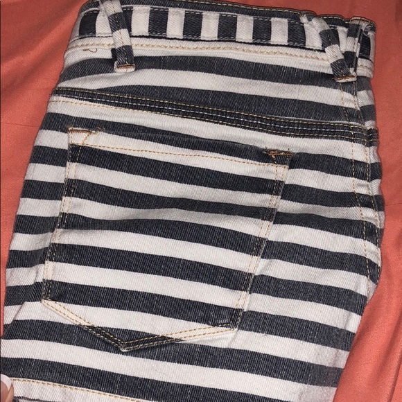 roxy shorts - Picture 2 of 3